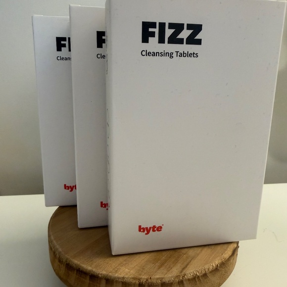 Byte Ultrasonic Cleaner & Fizz Cleaning Tablets - Picture 9 of 10